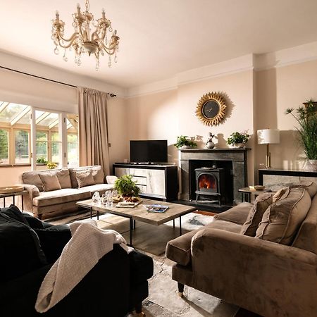 Villa Downwood Vineyard Manor In Idyllic Countryside Blandford Forum Exterior foto
